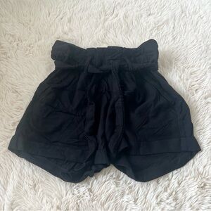 Jolt Black Pull On Soft Lightweight Belted Laser Cutout Shorts Size 1/25 EUC